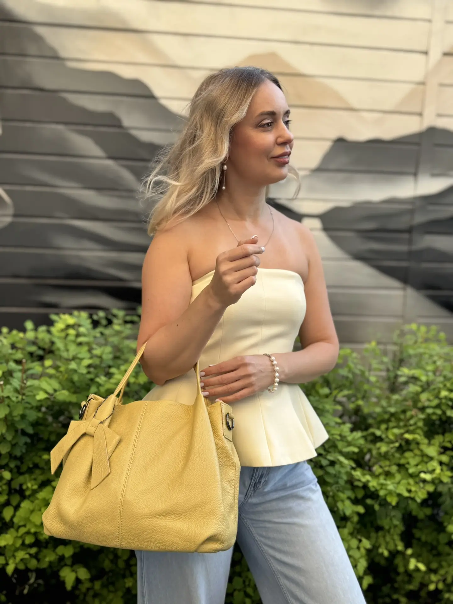 Жёлтый 💛 и белый