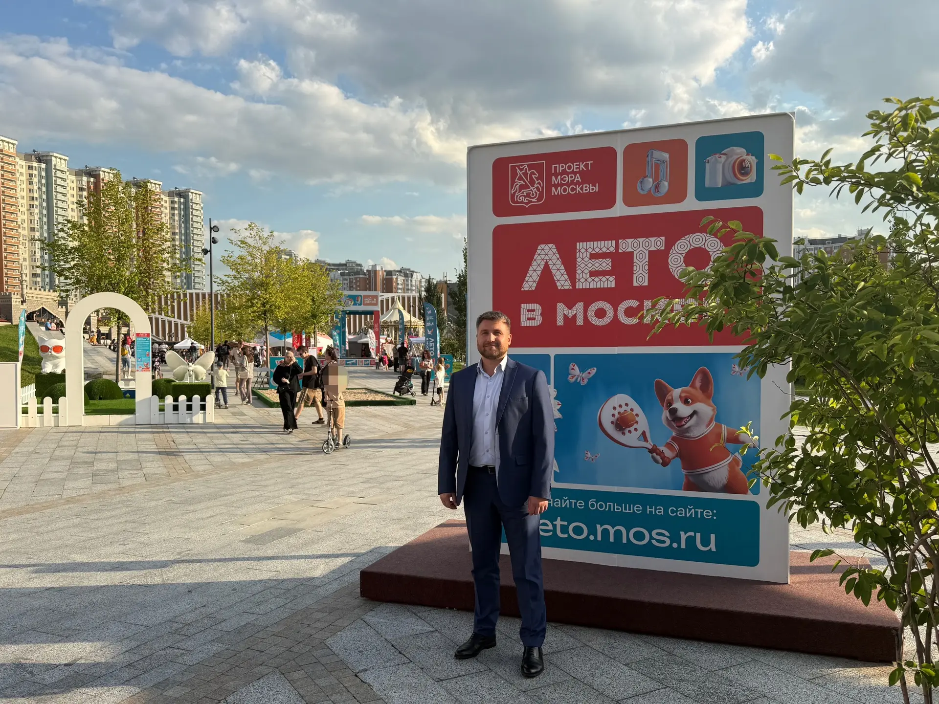 В сквере у транспортно-пересадочного узла «Некрасовка» прошел фестиваль для жителей района в рамках 