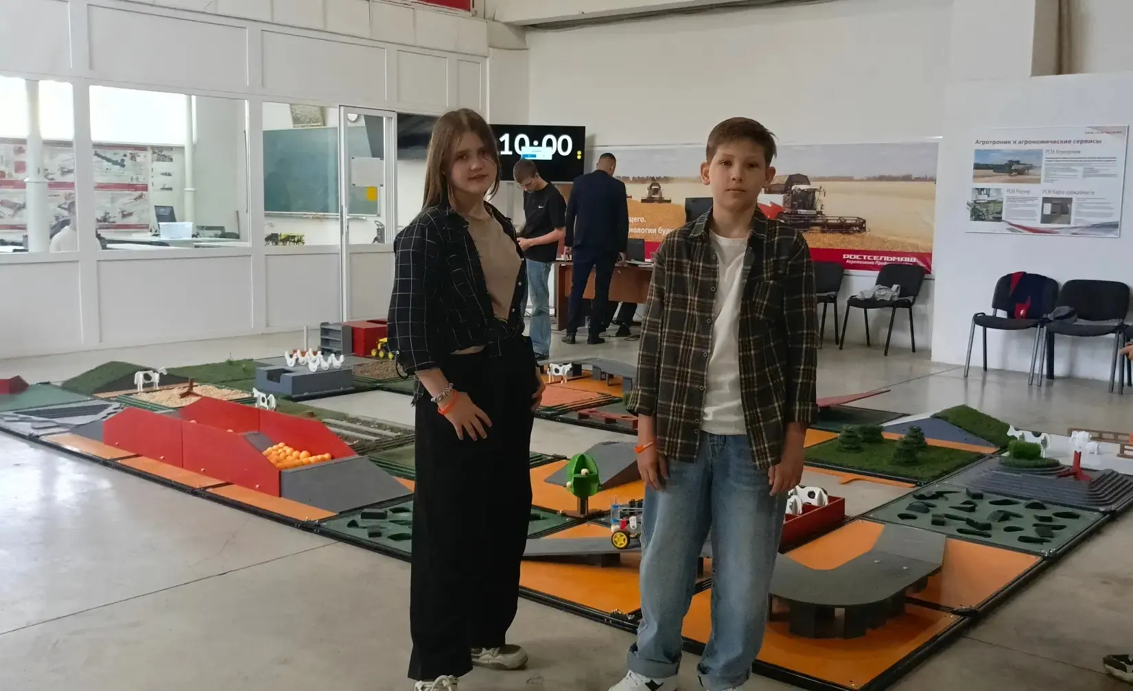 Юные инженеры испытали агророботов на конкурсе «АгроНТРИ»