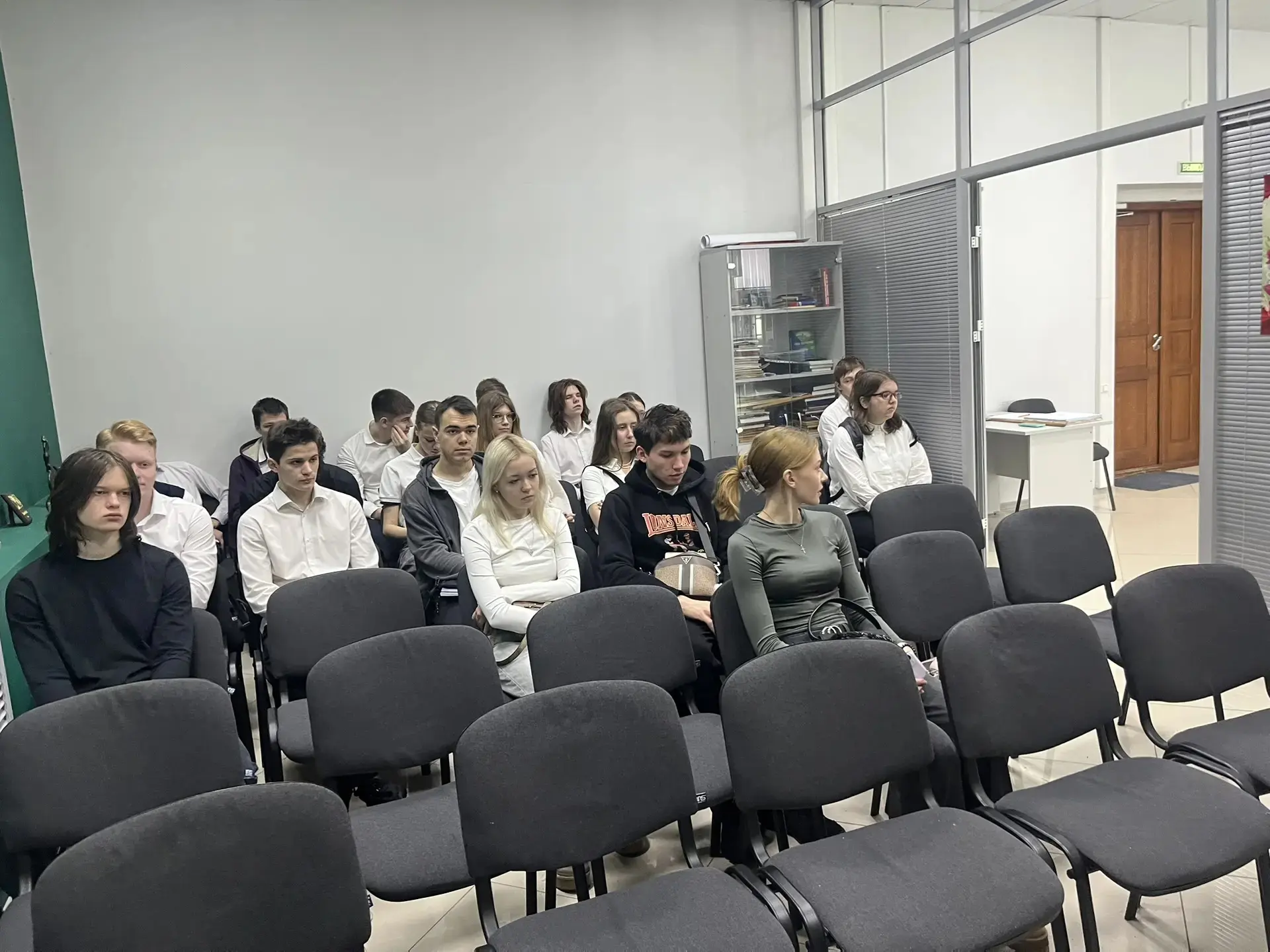 3 марта 2026 года 10 «И» класс посетил АО «Новосибирский приборостроительный завод» (НПЗ) — один из 