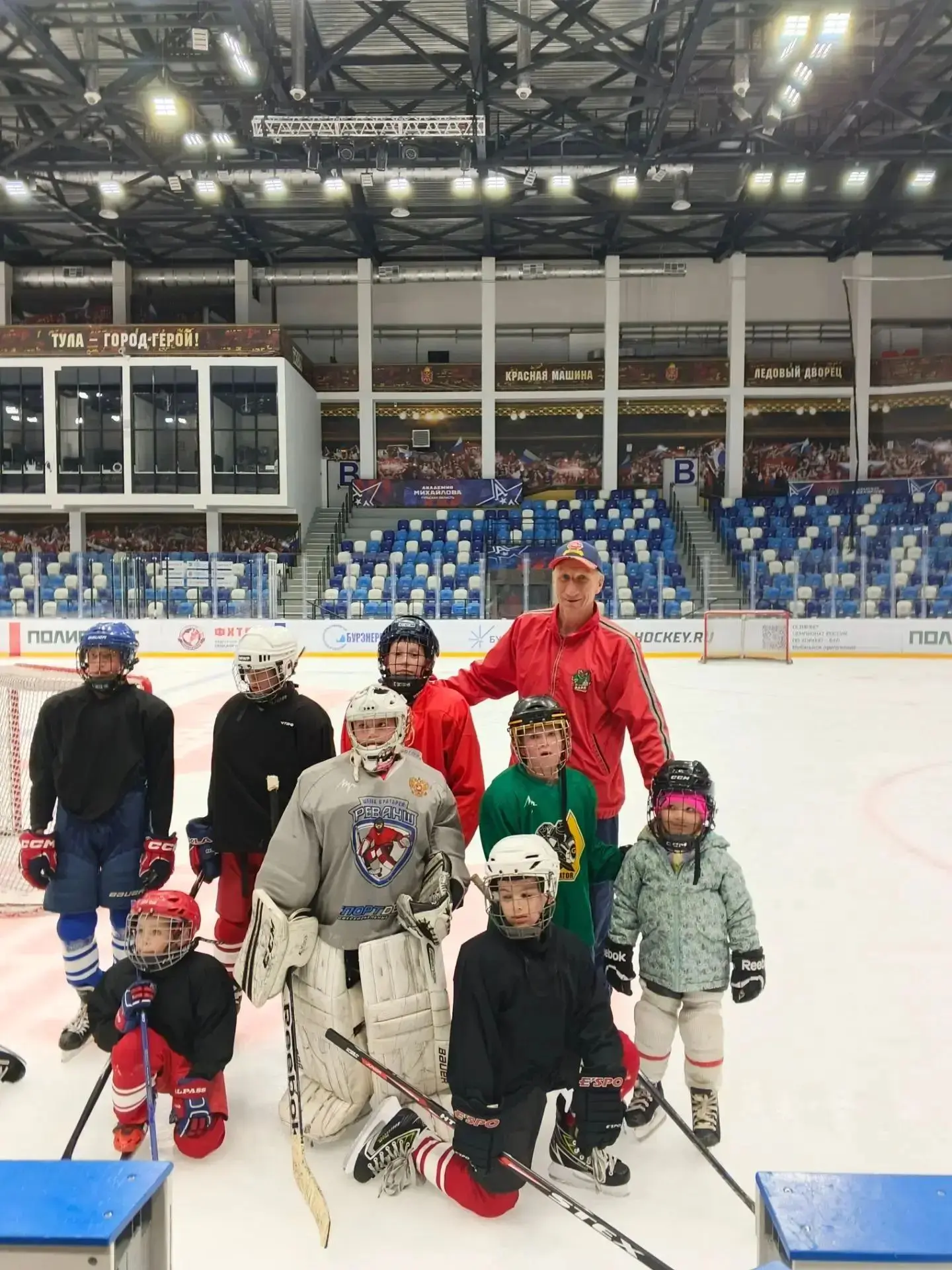 Команда «Заря» вышла на лёд! 🏒❄️