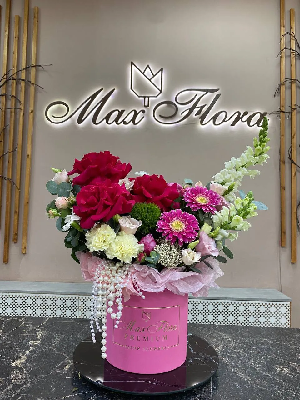 Бесплатная доставка цветов https://maxflorabuket.ru/collection/bukety