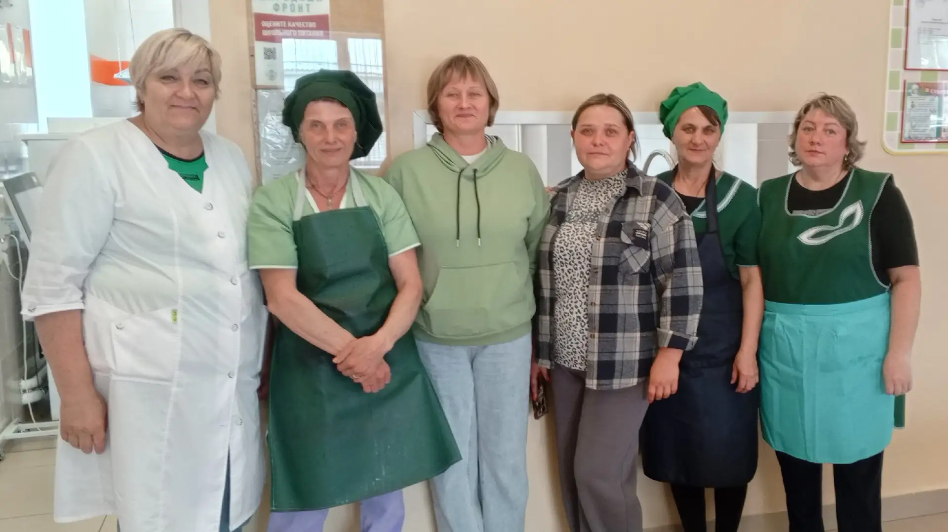 🧑‍🍳 «Витамины, чистота и горячий обед: родительский рейд в школьном лагере»

 🍽В школьном лагере 