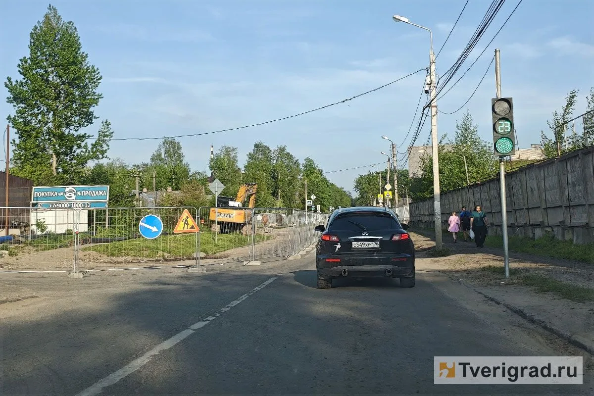 В Твери на улице Машинистов запустили реверсивное движение  Коммунальщики приготовили неприятный сюр