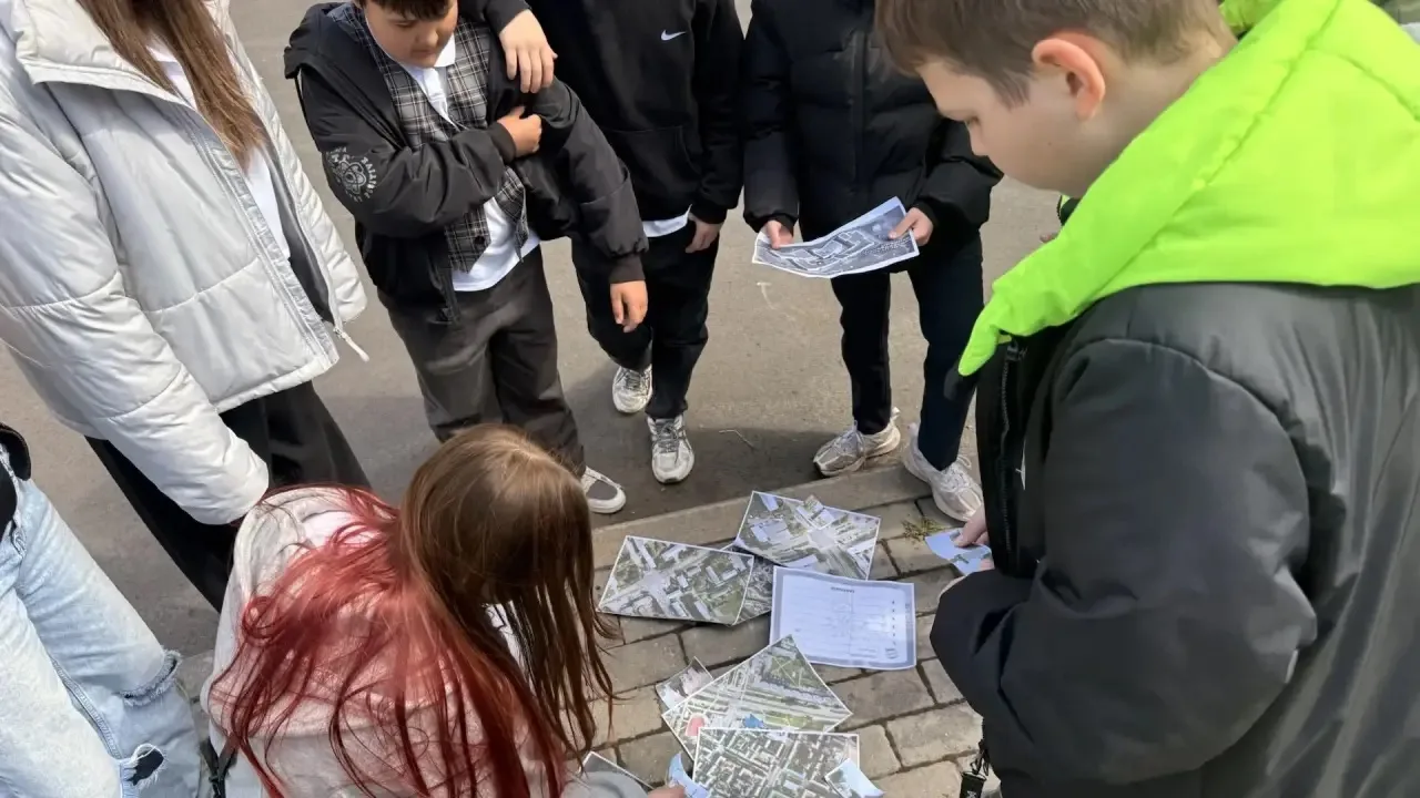 Сегодня активист школьного ученического самоуправления «Новое энергичное поколение« Кусова Милана и 