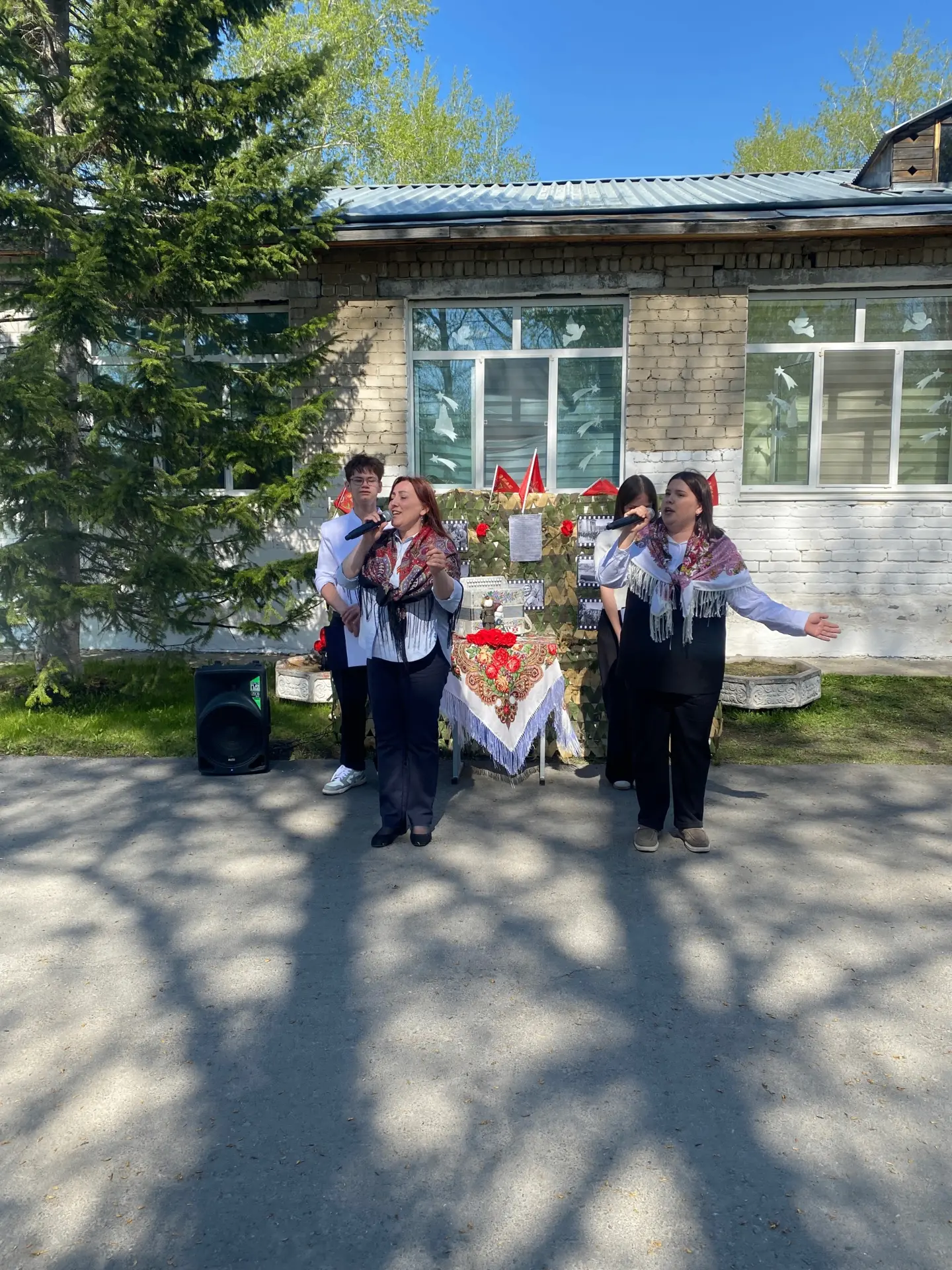В нашей школе прошёл торжественный митинг, посвящённый 81-й годовщине Победы в Великой Отечественной