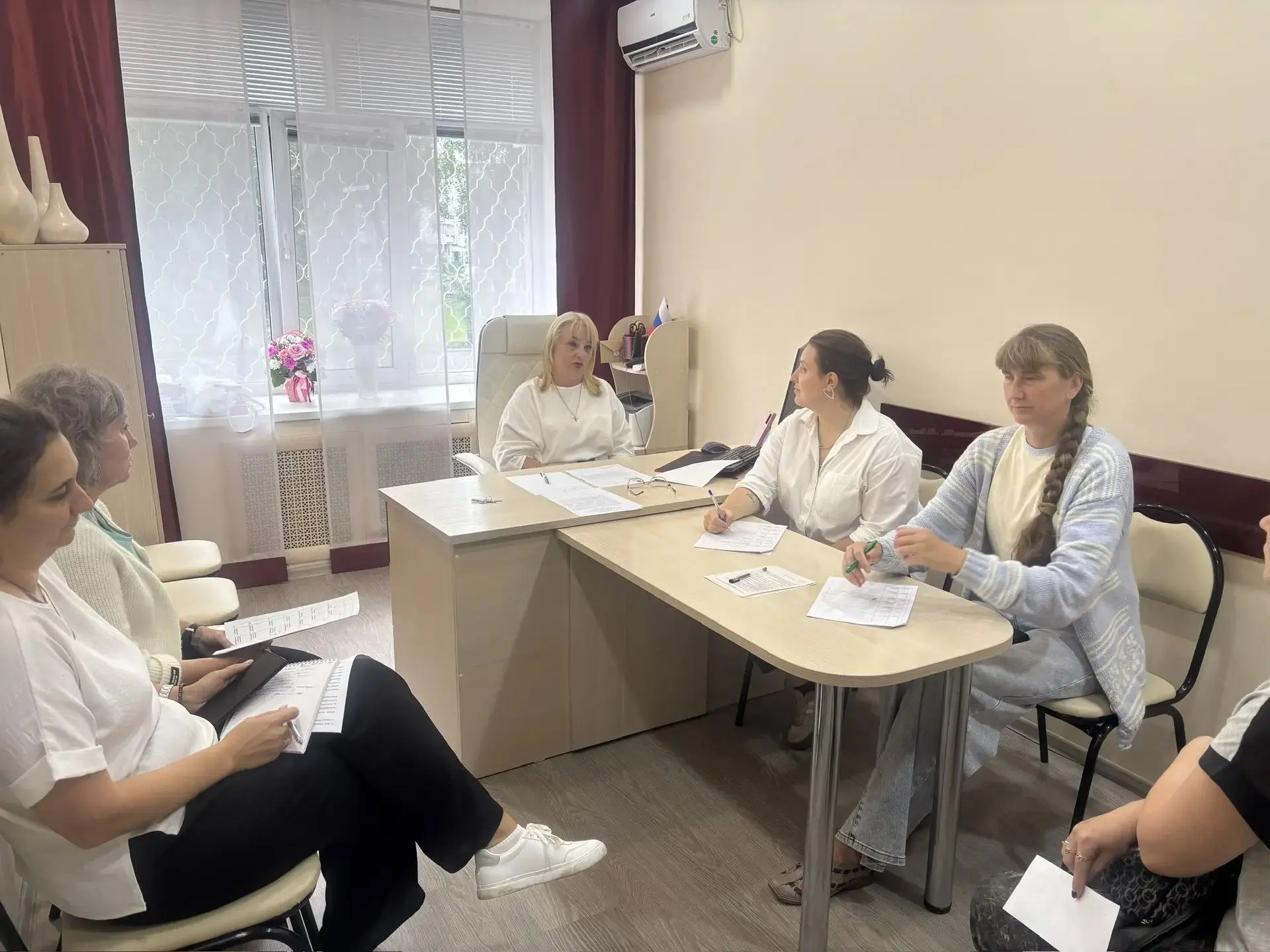 Начался новый учебный год, а с ним пришли  трудности, волнения и заботы. Больше всего с...