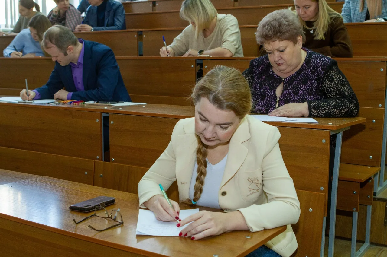 Тысячи экспертов, семь стран, один вектор: итоги форума «Вузовская педагогика — 2026» 🔥  В цифрах: 🔸