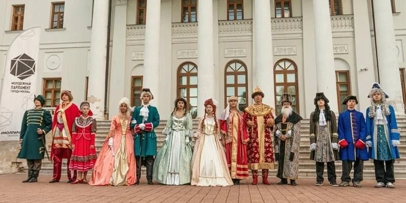 И вновь идем на исторический квест-фестиваль ⚔️«Московская машина времени»

7 августа 16:00–19:00
Пл