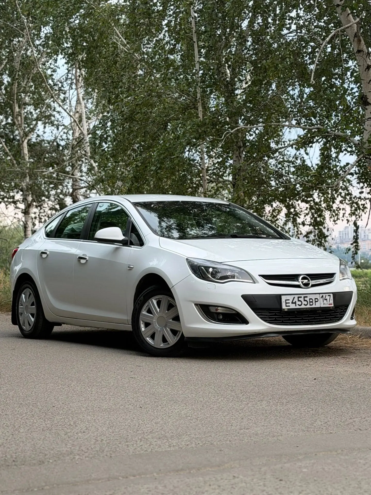 Opel Astra J 2012 год