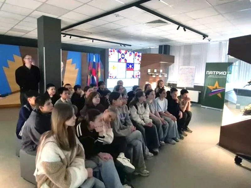 🛡 День в «Патриоте»: память, мужество и помощь бойцам 🕯  23 апреля ученики 6 «Ж» класса провели врем