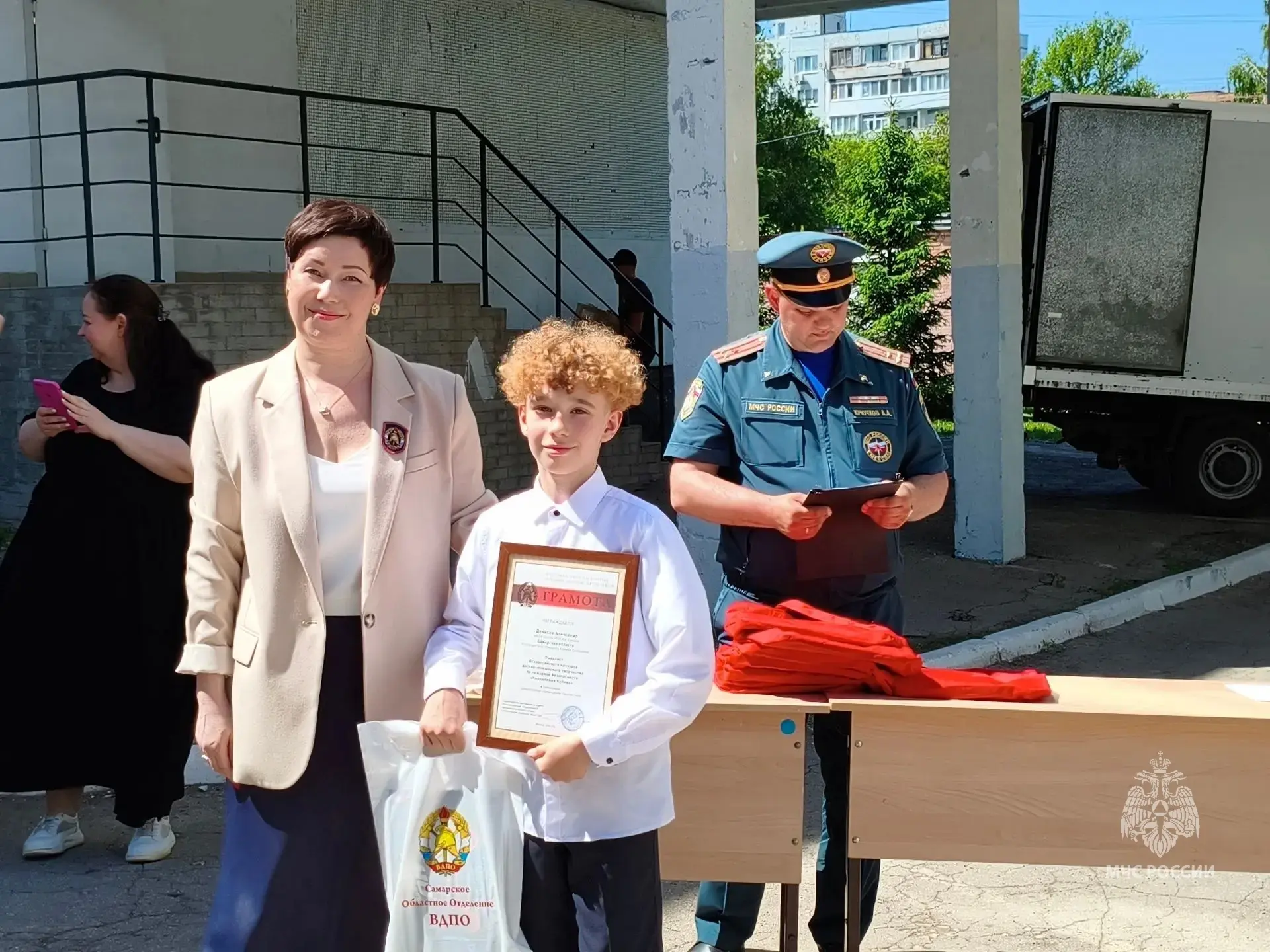 Награждение победителей Всероссийского конкурса «Неопалимая Купина»  Сегодня на торжественной линейк