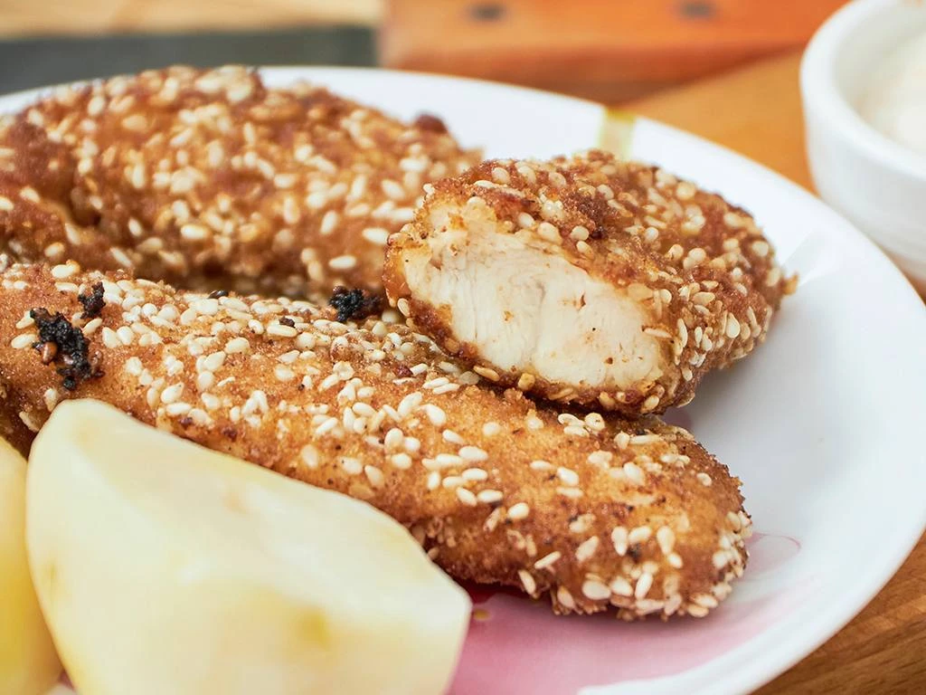 Куриные стрипсы в кунжуте