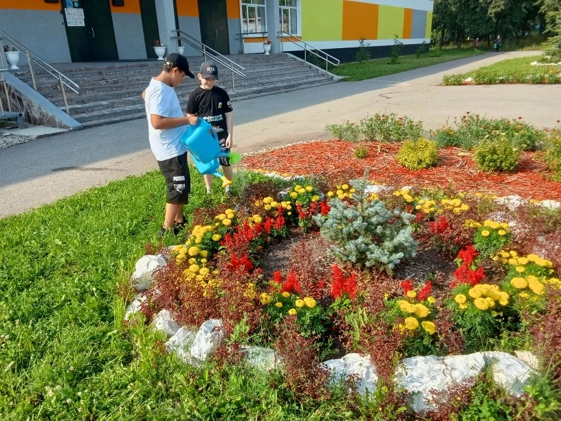 23.07.2026 г. в МАОУ «СОШ № 29» городского округа г. Стерлитамак РБ хорошо потрудились на пришкольно