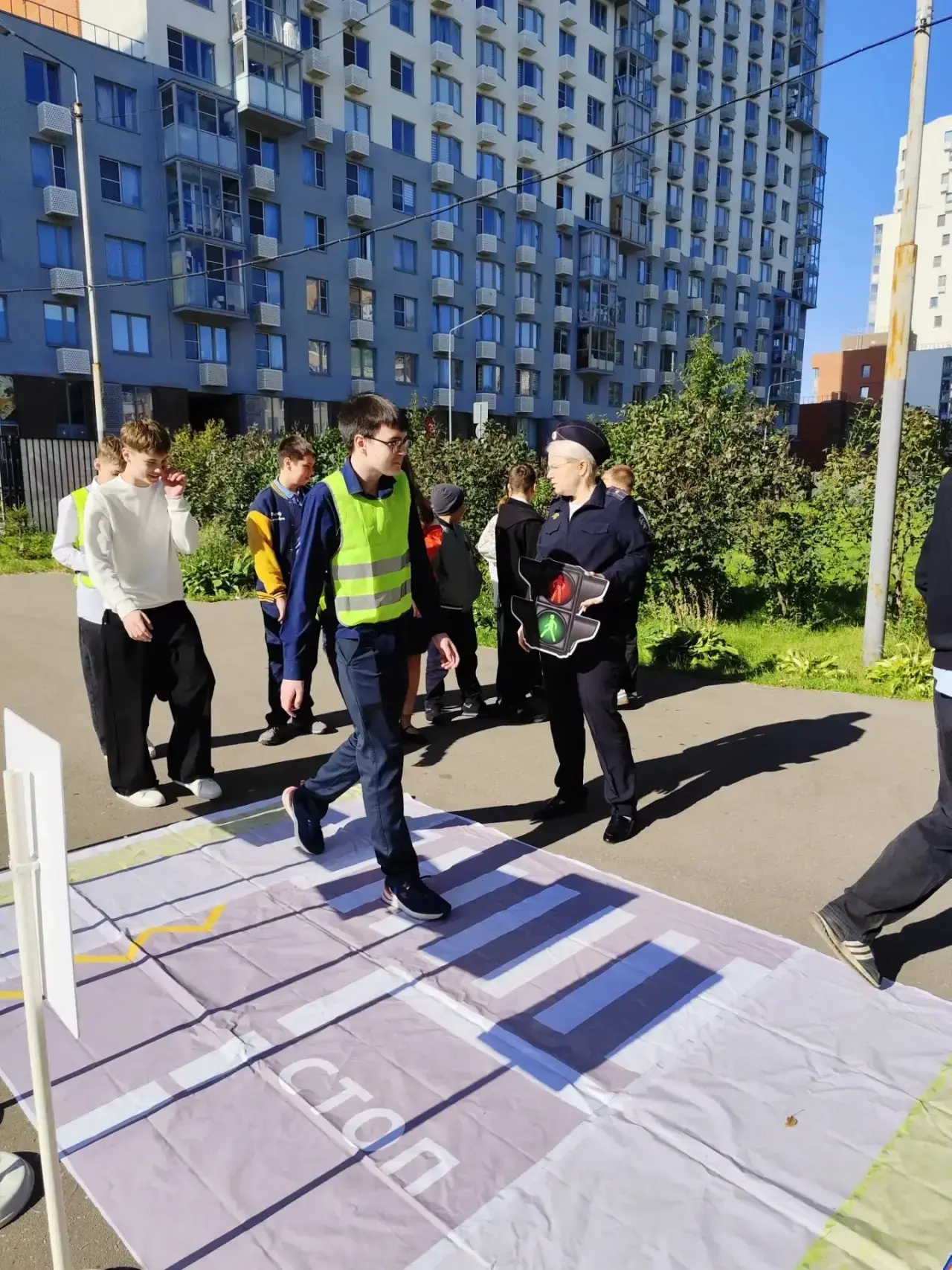 Сегодня в к.2 проведено мероприятие по ПДД с приглашением инспектора ГИБДД по пропаганд...