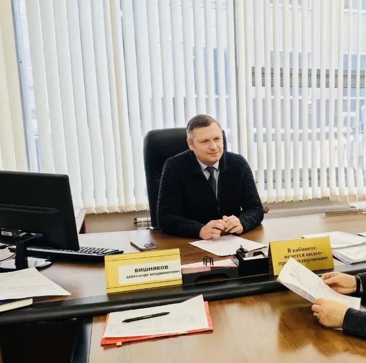 Руководитель Александр Вишняков провел личный прием граждан в Общественной приемной Губ...