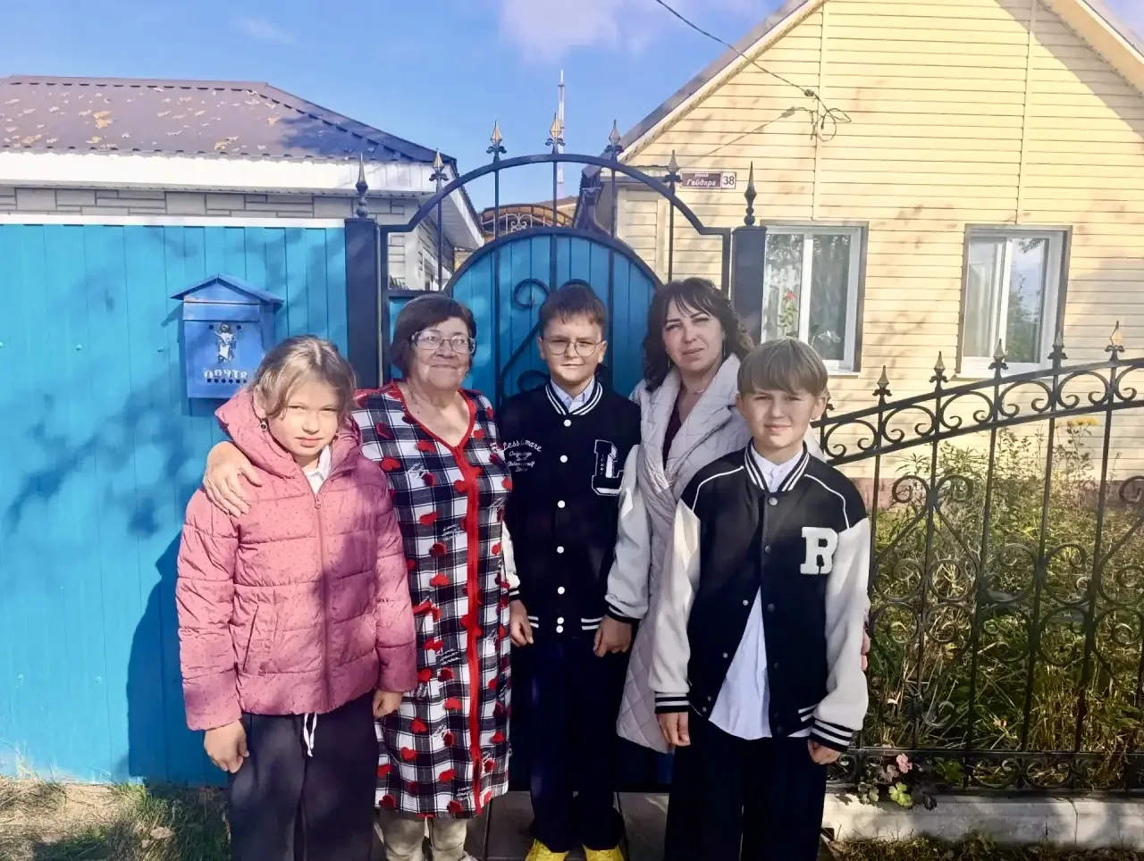 🍂Связь поколений: третьеклассники поздравили ветерана педагогического труда 🌸
