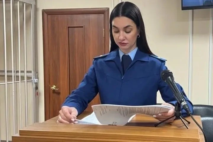 В Черногорске отправили в колонию хулигана, ударившего пожилую женщину за замечание  Верховным судом