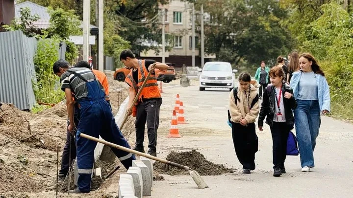 🏗️ В Раменском строят тротуар там, где его никогда не было