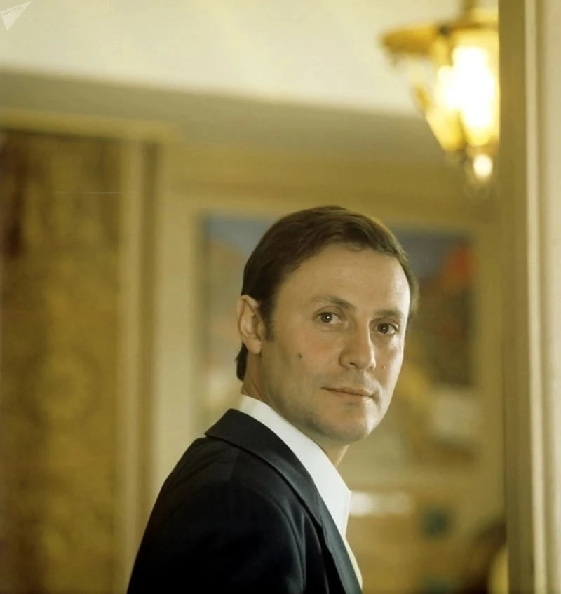 Юрий Соломин — советский и российский артист театра и кино, предмет воздыхания многих советских зрит