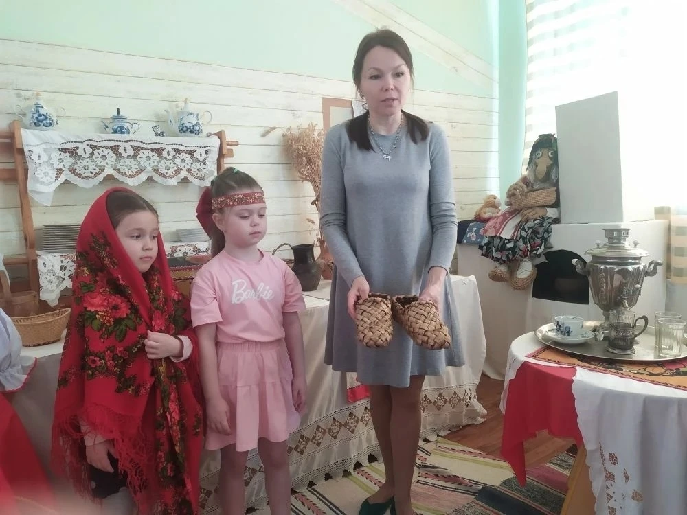 этой неделе, посвящённой  национальной одежде народов России🇷🇺, дети подготовительной группы  №32 ОЦ