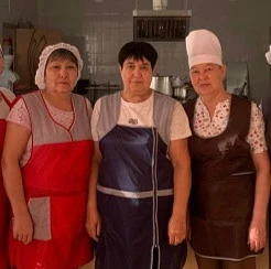 💛Секрет идеального дня в лагере прост: зарядка, танцы, веселье и... вкусная еда! 😋А за эту гастрон