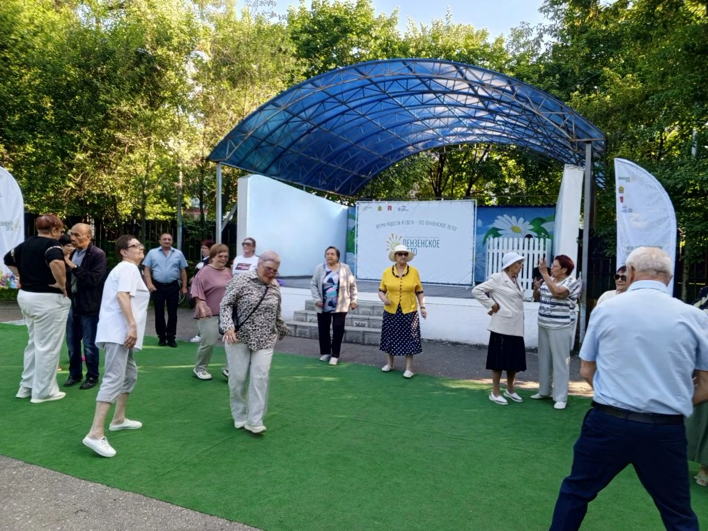 7 июня в рамках губернаторского проекта "Пензенское лето" в парке прошла танцевальная п...