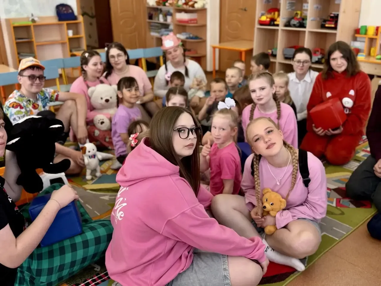 🌞Сегодня у старшеклассников нашей школы прошел День детства. 👶👶👶