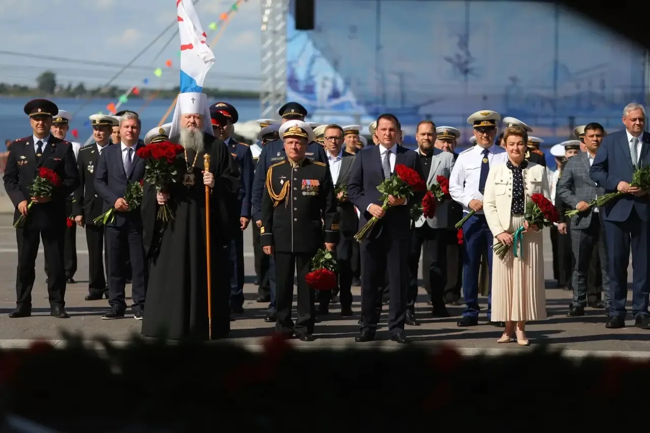 В День Военно-Морского Флота вместе с ветеранами, представителями силовых ведомств, общественных орг