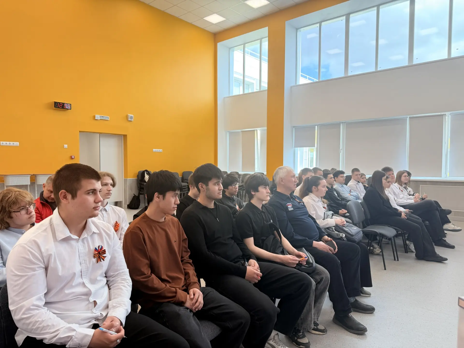 #ЕстьРезультат   8 мая в нашей школе для учащихся 10–11 классов прошла встреча, приуроченная ко Дню 