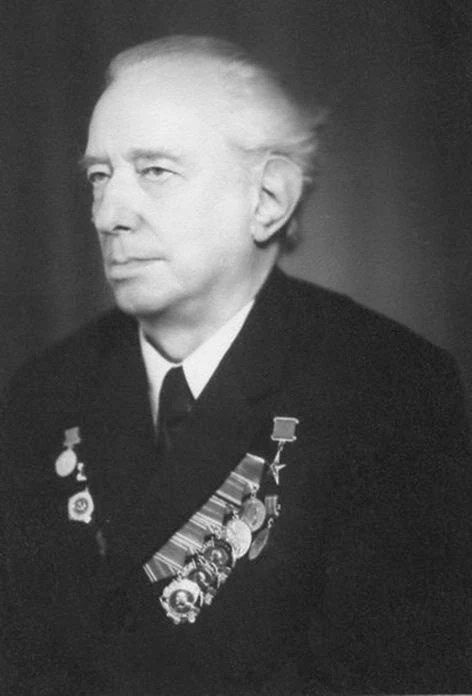 🔻День в истории🔻 

🫡 10 июня 1941 г. первые в стране серийные РЛС "РУС-2" сданы Наркомату обороны