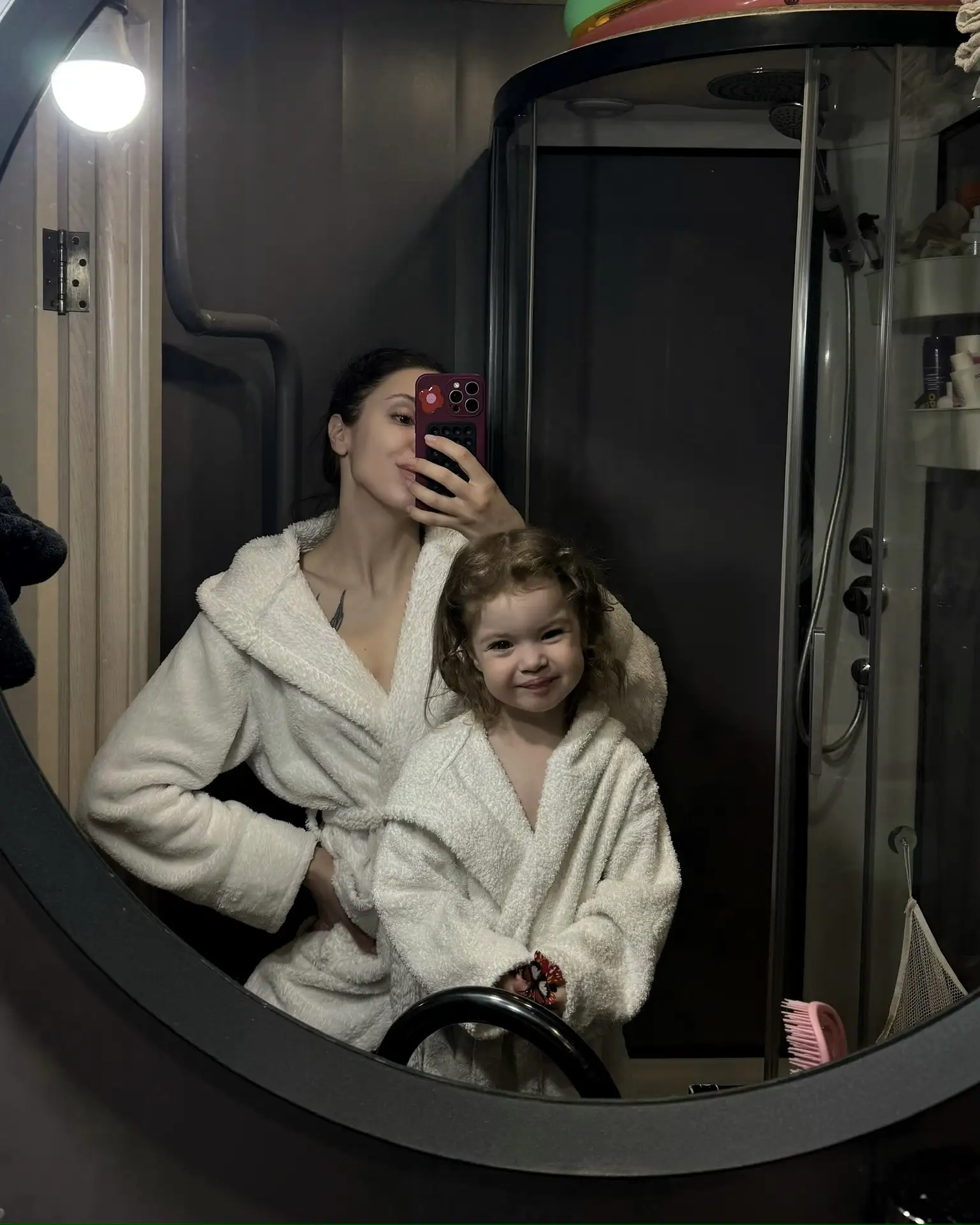 Доброе, почти «декретное»🧡  У нас идёт третья неделя больничного, к слову о том, почему контента ста