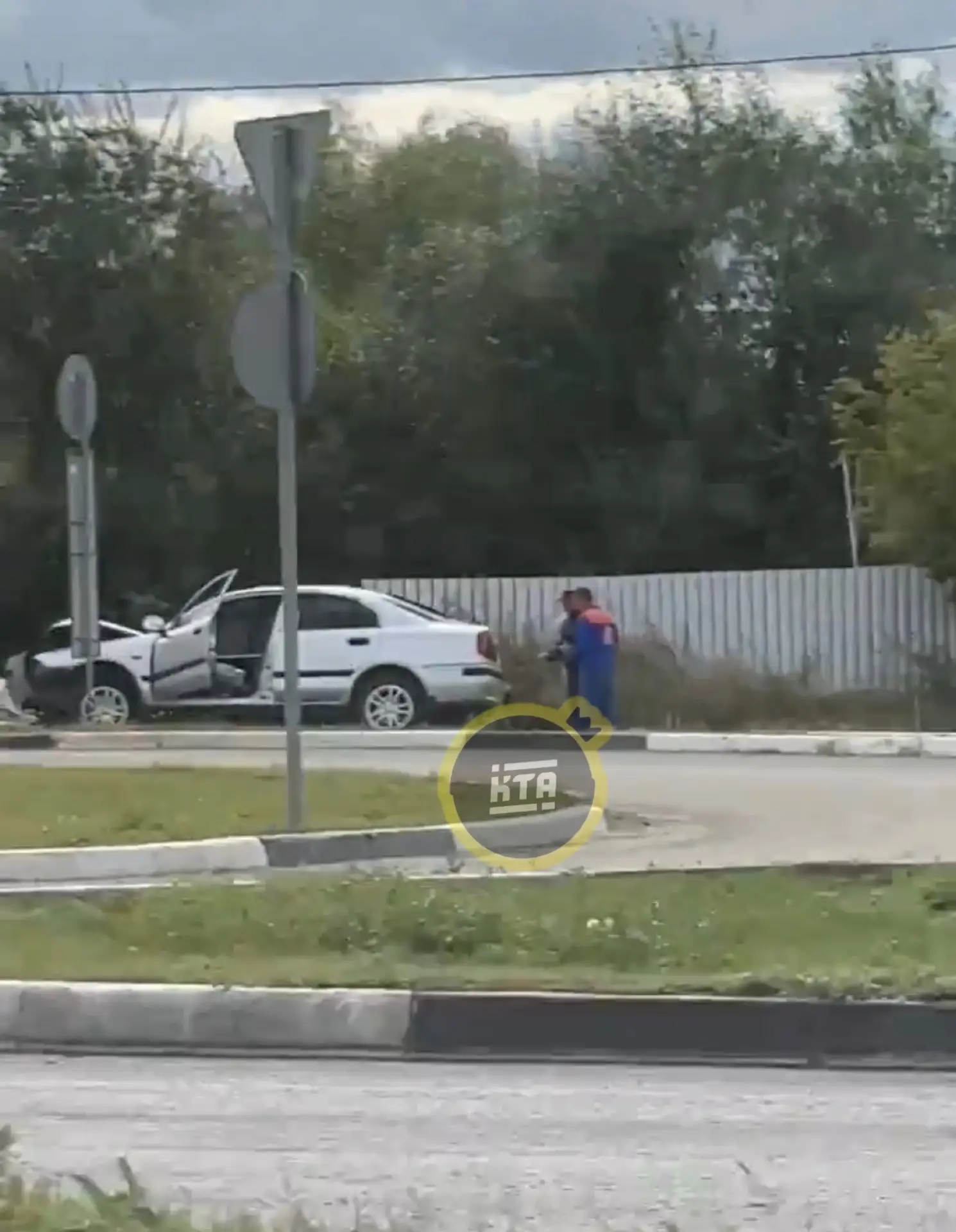 ДТП у моста Победы, в столбе торчит