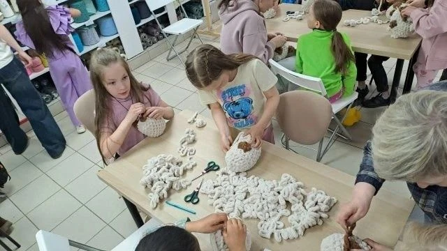 👍О том, как провести выходной день с пользой, если на улице дождь и ветер, знают наши второклассники