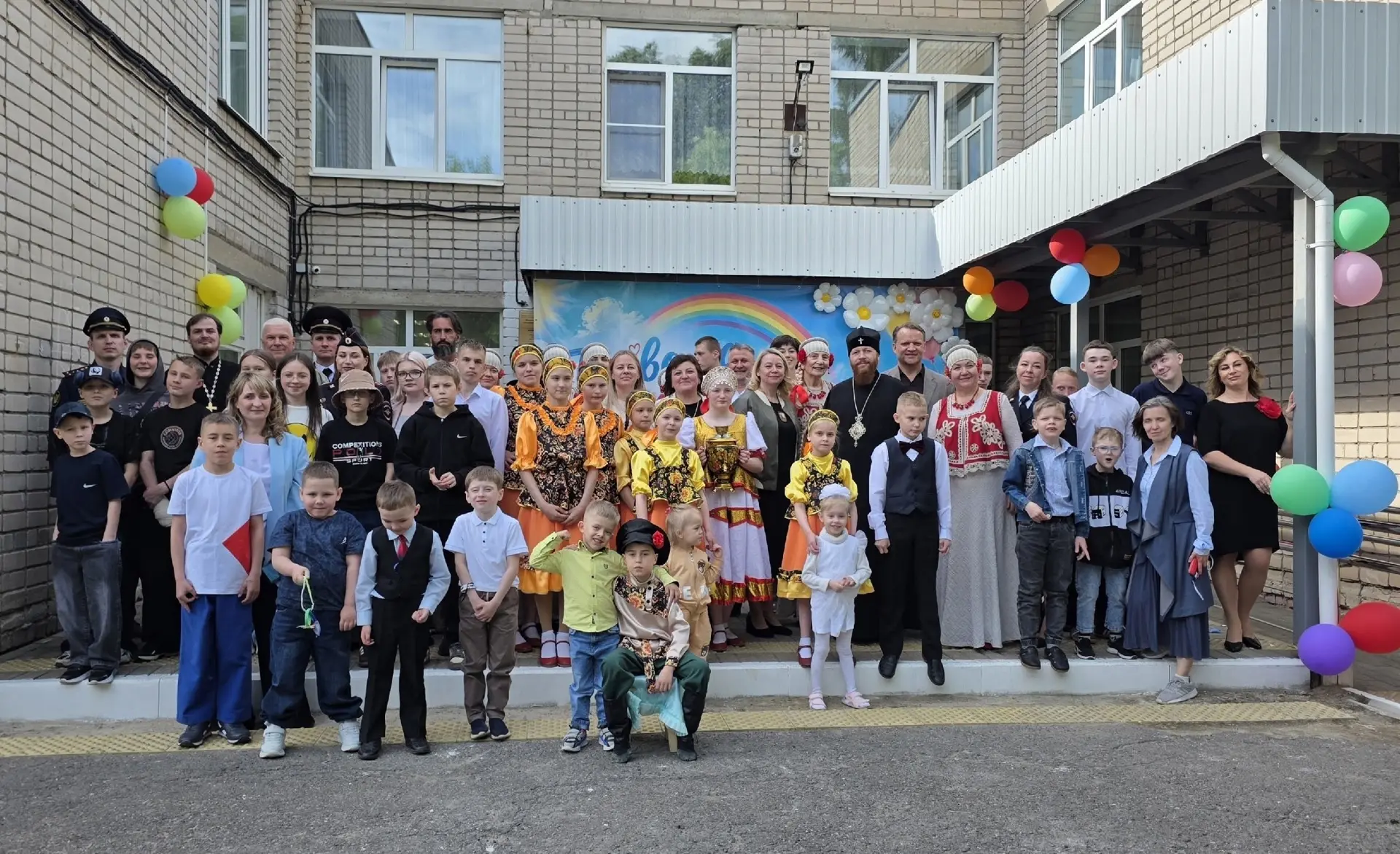 ☀️🎀 1 июня — день, когда даже небо кажется светлее, а улыбки ребят сияют ярче солнца. ...