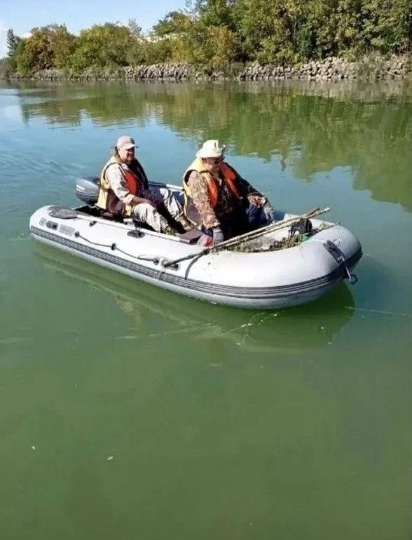 В Новотроицком водохранилище провели очистку от брошенных орудий вылова