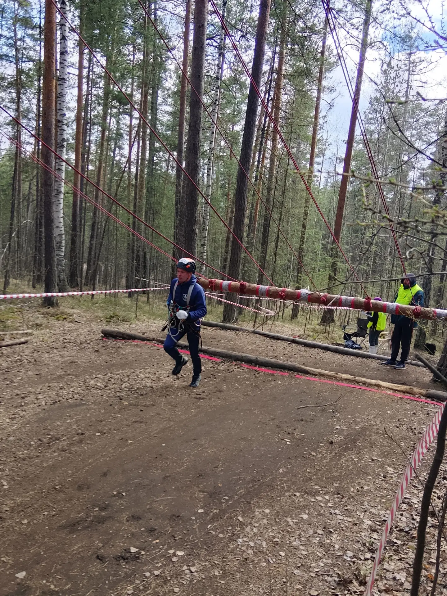 📅 В эти выходные прошли соревнования по спортивному туризму на пеших дистанциях «Кубок УрФУ» в район