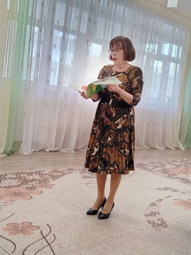 Сегодня в гостях у подготовительной группы 9 (2 корпус) Пермская поэтесса Гуляева Тамар...