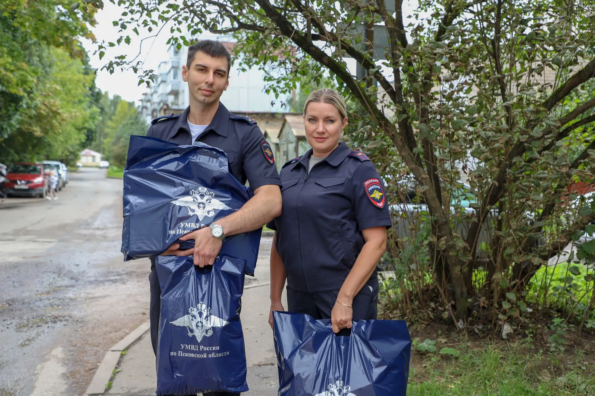 💫В Пскове проходит ежегодная Всероссийская акция МВД России «Помоги пойти учиться»