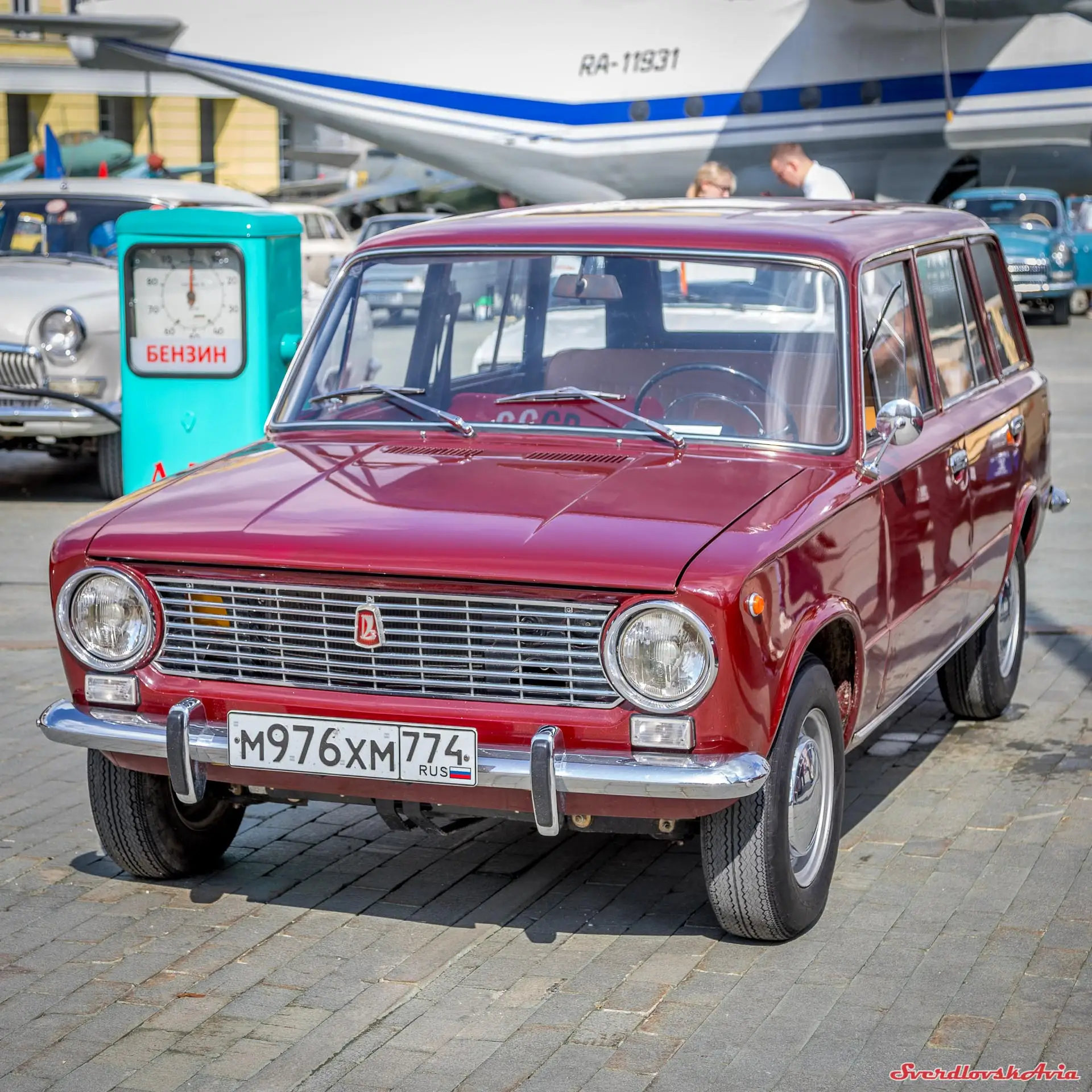 ВАЗ-2102.