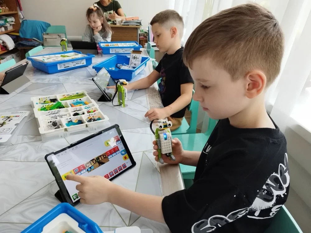 ✅ В рамках инженерных каникул наставник Промробоквантума Е.А. Егорушина провела для вос...