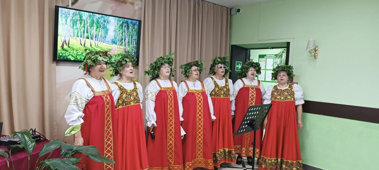 КОНЦЕРТ РУССКОЙ БЕРЁЗКИ
В преддверии светлого праздника Троицы отделение д.Переложниково наполнилос