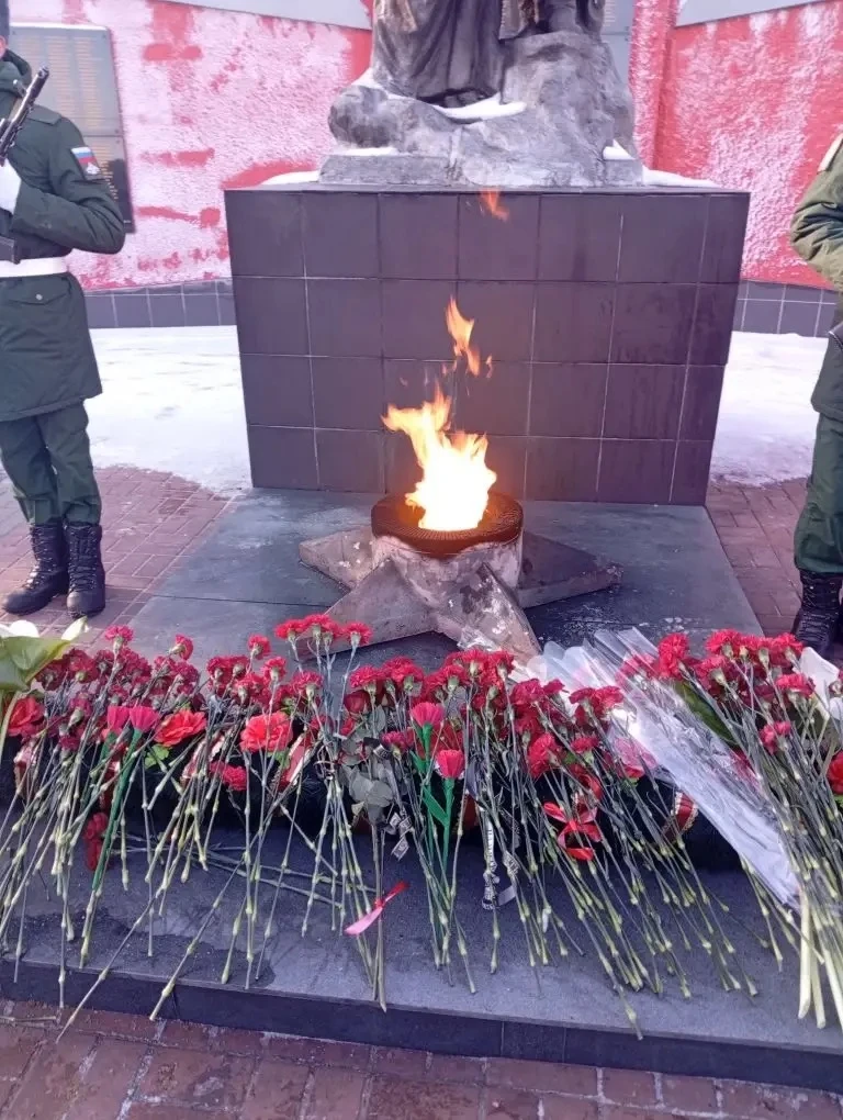 #СШ12_СталинградскаяБитва #СШ12_МыПатриоты #СШ12_ПомнимЧтимГордимся  🇷🇺Сегодня наши учащиеся  почтил