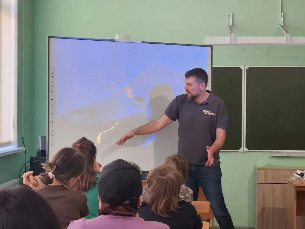 Сегодня в рамках программы школьного туристско-краеведческого клуба "Лётное поле" состоялась встреча