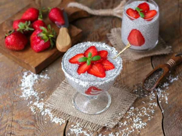 🥥 Семена чиа с кокосовым молоком.  Ингредиенты:  • Кокосовое молоко — 400 мл • Семена чиа — 4 ст. л.