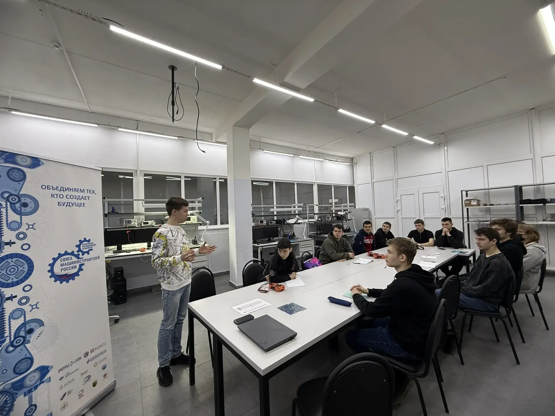Передаём опыт 👍  Успешная карьера - это важно! Педагоги ИТ-колледжа продолжают передачу собственного