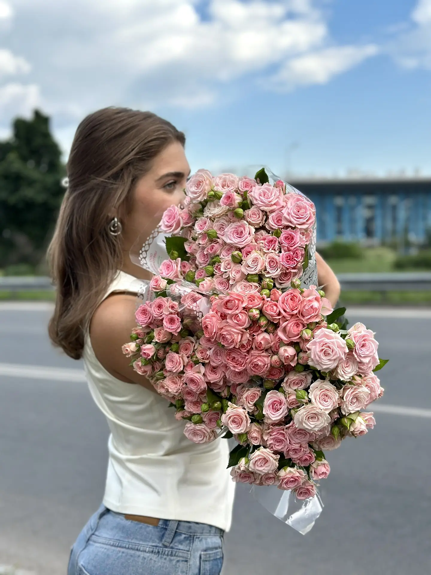 🌿 Кустовые розы по 220 ₽ за ветку

Те самые розы, которые выглядят особенно пышно благодаря множест