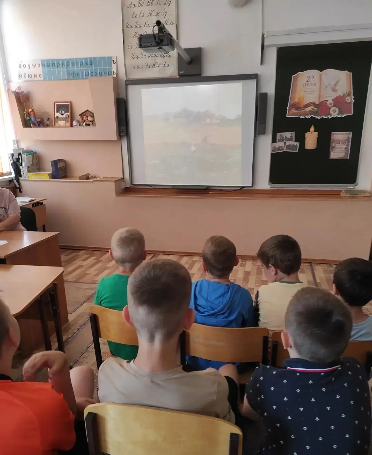 Ребята из пришкольного летнего лагеря «Сказка» приняли участие во Всероссийской акции «Помним о важн