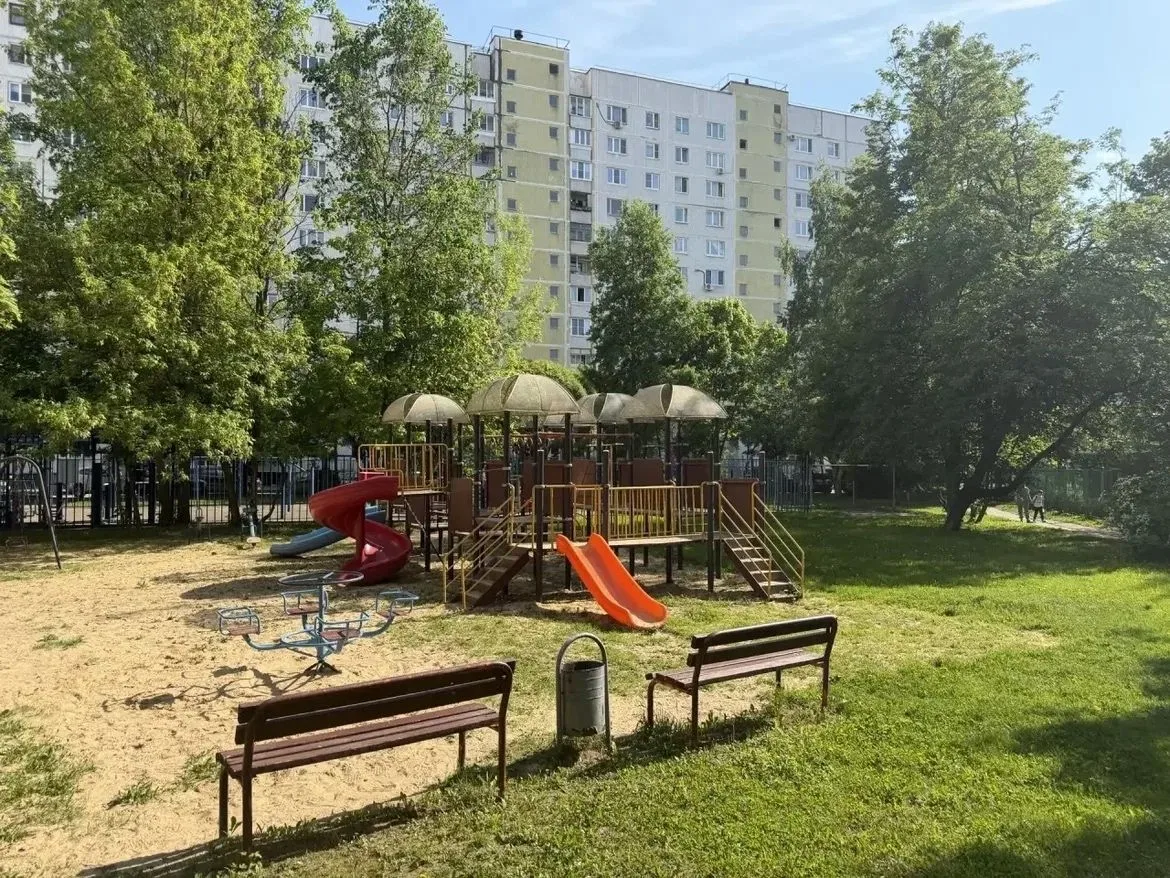 Дмитрий Саблин: в этом году выполнят комплексное благоустройство дворов микрорайона «В» в Троицке   