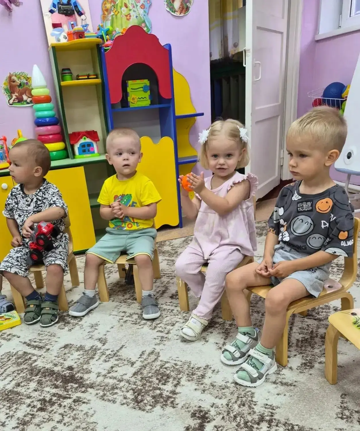 Уважаемые родители, сегодня у нас прошёл яркий, весёлый и очень «сочный» тематический д...